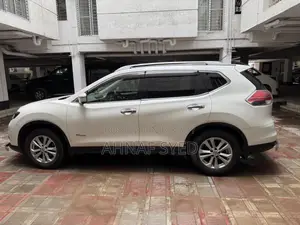 Nissan X-Trail Hybrid/ Sunroof 2015