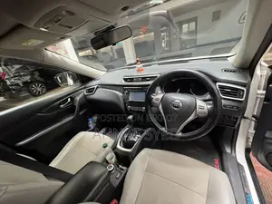 Nissan X-Trail Hybrid/ Sunroof 2015