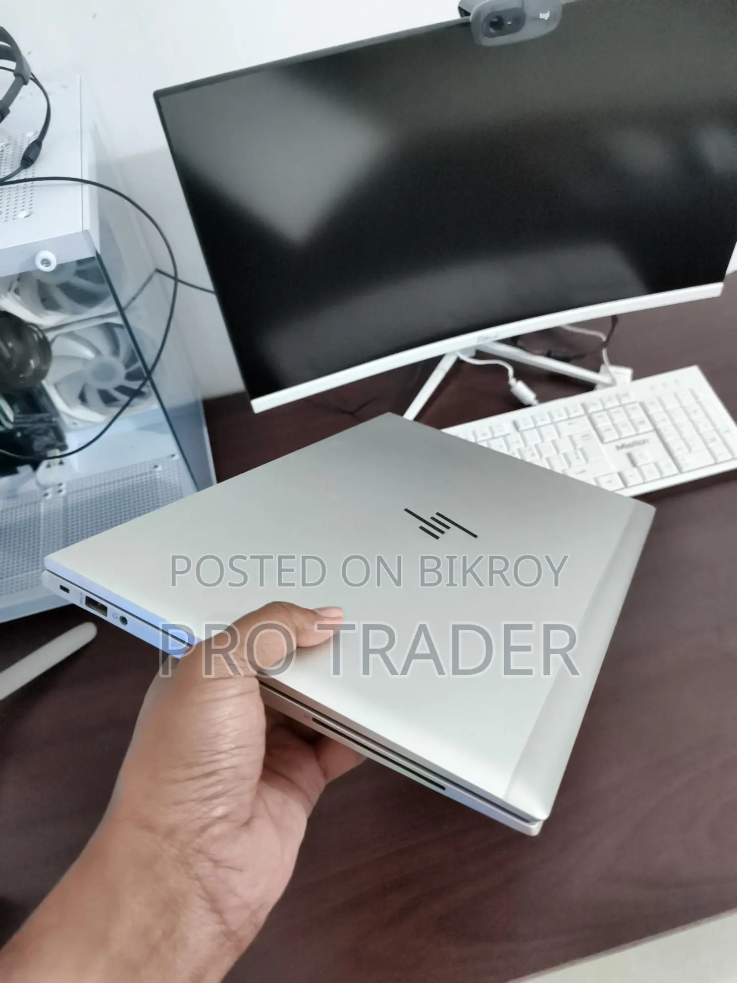 HP Elitebook 850 G7 Processor: I7-10610u (10th Gen) RAM: 16GB SSD: 512GB