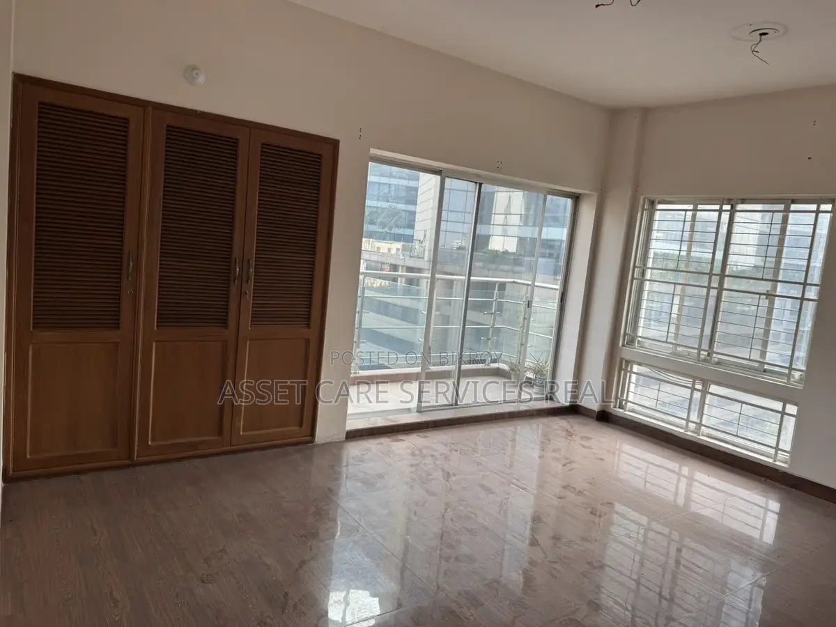 Excellent Location Office Space for Rent in Gulshan-2 North