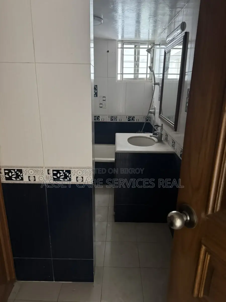 Excellent Location Office Space for Rent in Gulshan-2 North