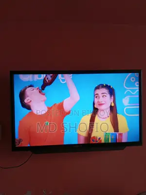 32" Smart LED TV