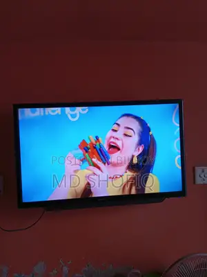 32" Smart LED TV