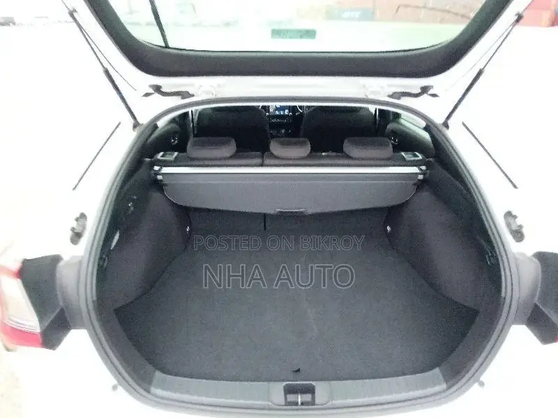 Toyota Prius S SAFETY SENSOR 2021