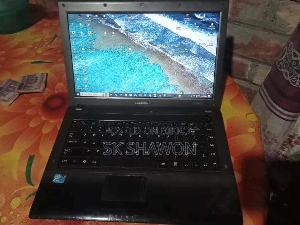 SAMSUNG R 439 Laptop
