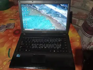 SAMSUNG R 439 Laptop