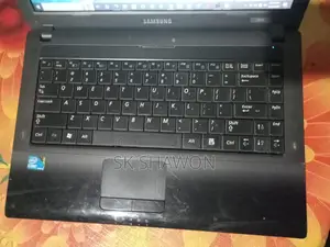 SAMSUNG R 439 Laptop