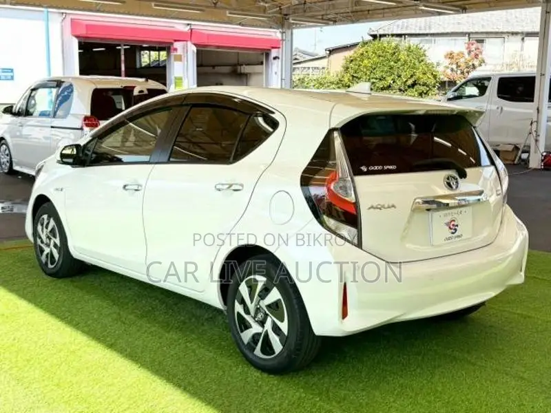 Toyota Aqua Hybrid S 2021