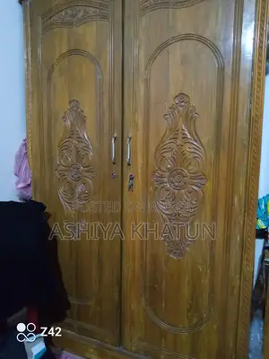 সেগুন কাঠের আলমারি