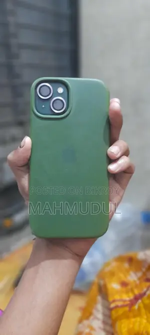 Apple iPhone 13 (Used)