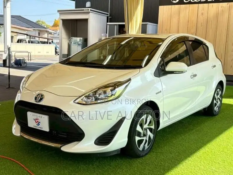 Toyota Aqua Hybrid package S 2021