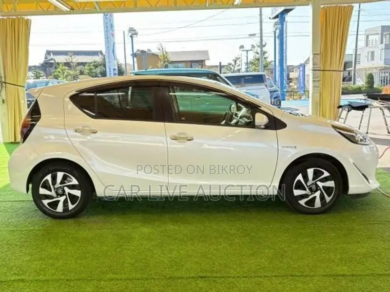 Toyota Aqua Hybrid package S 2021