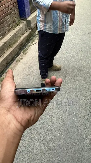 Xiaomi Redmi 12 GB ram 256 rom (Used)