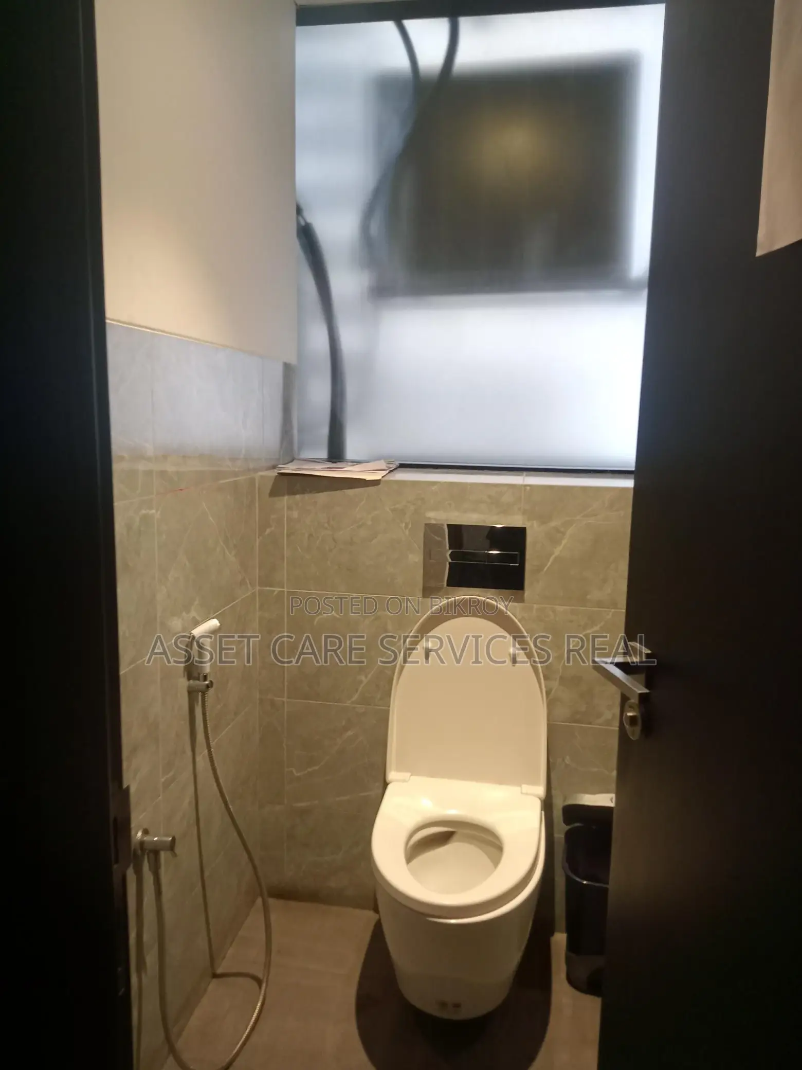 Beautiful Commercial Office Space For Rent In Banani