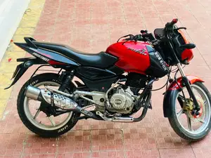 Bajaj Pulsar 150 . 2013