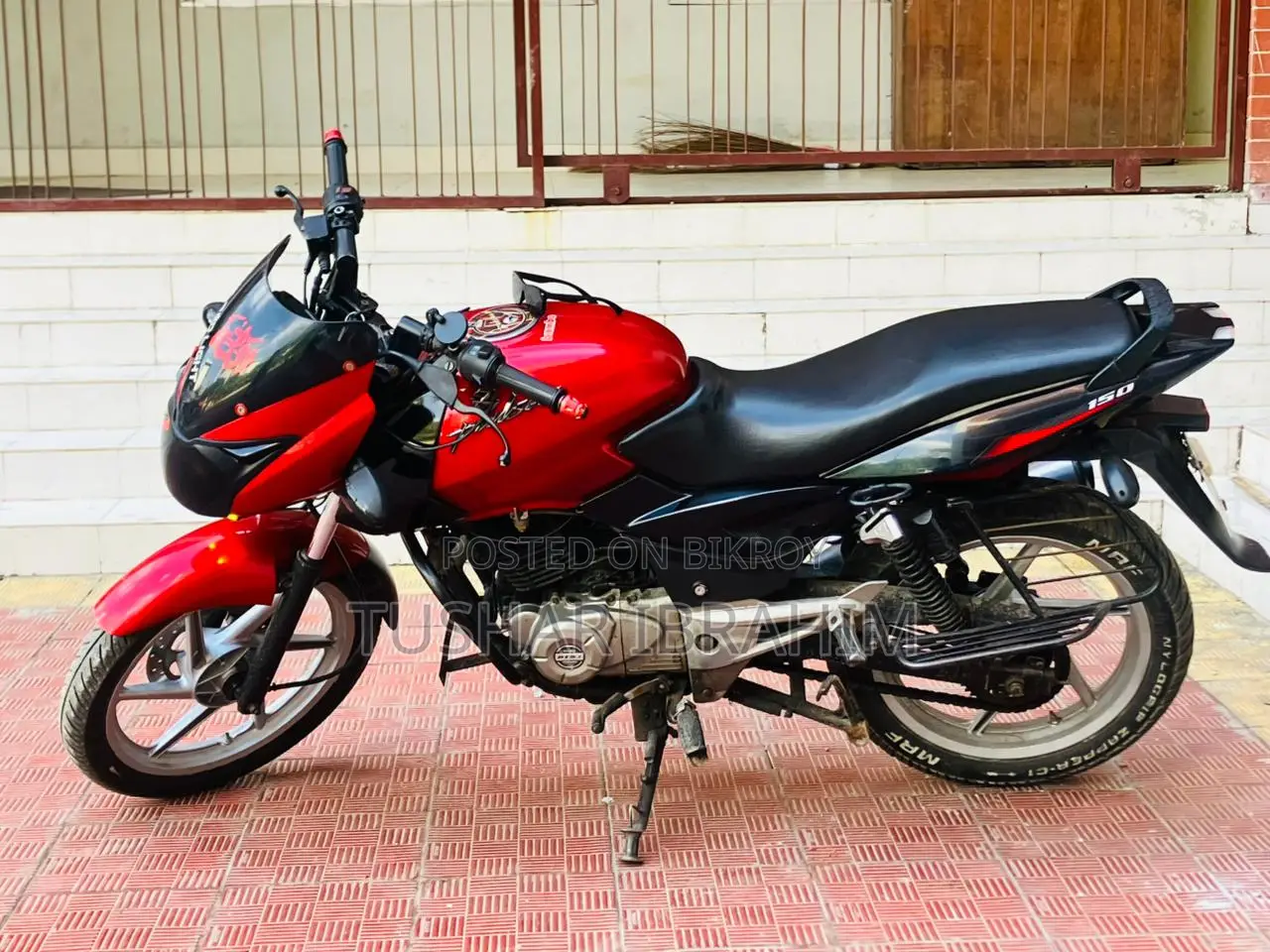 Bajaj Pulsar 150 . 2013