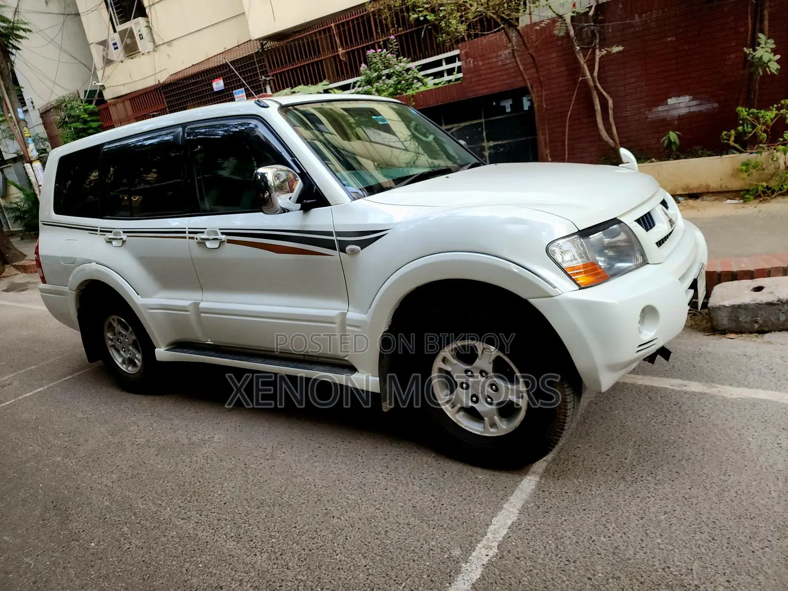 Mitsubishi Pajero Pure SUV 2006