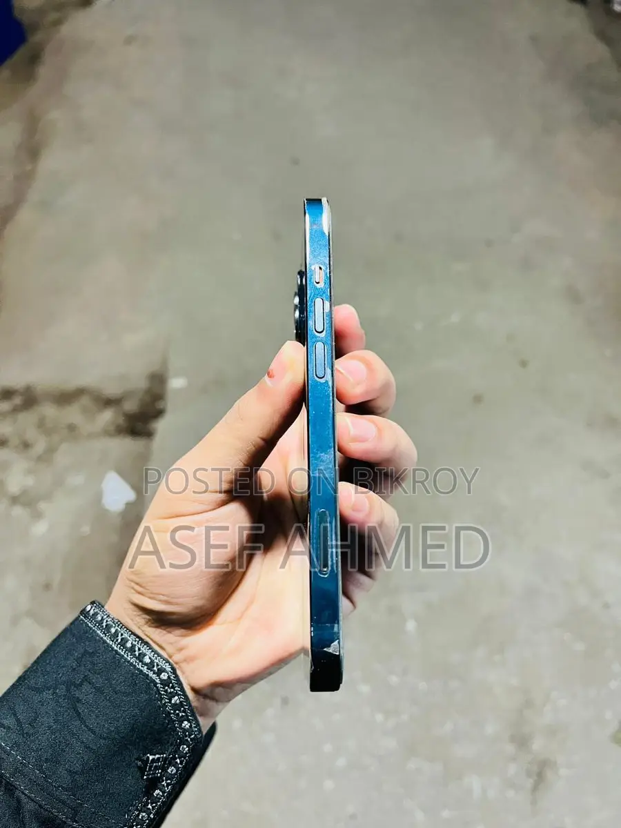 Apple iPhone 13 (Used)