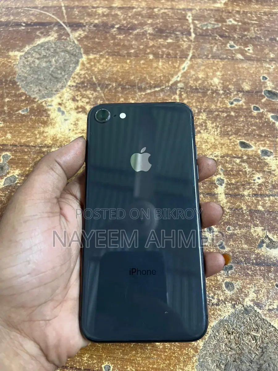 Apple iPhone 8 (Used)