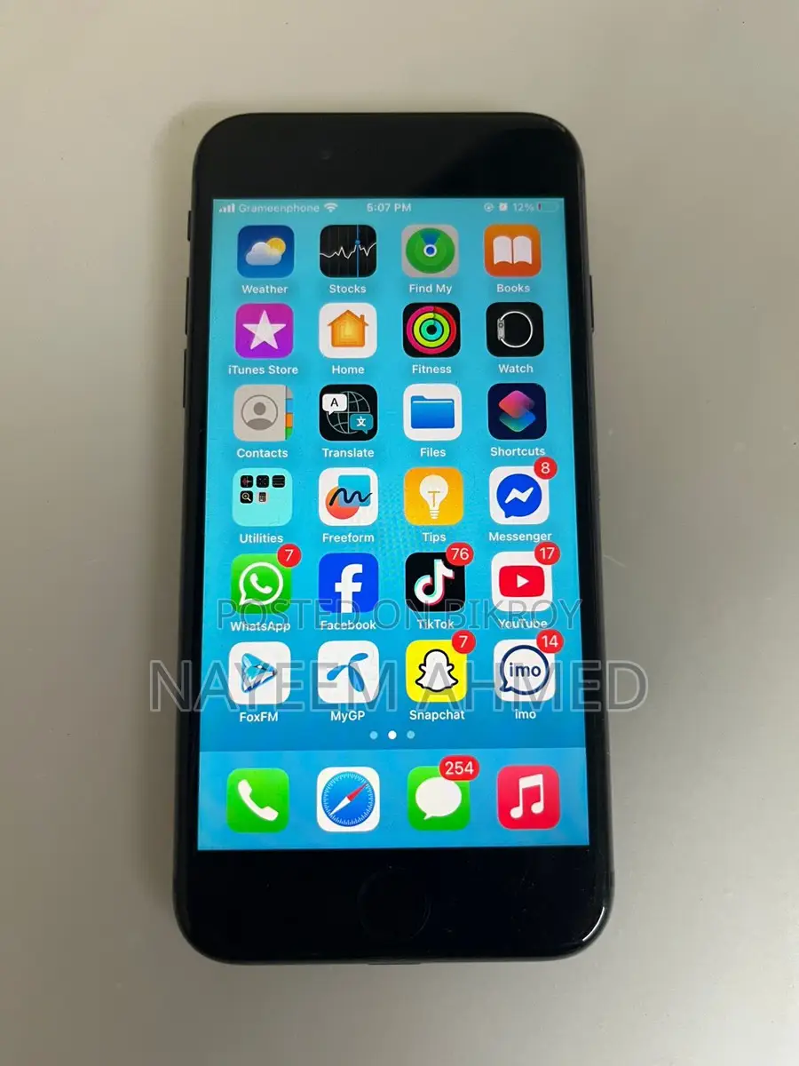 Apple iPhone 8 (Used)