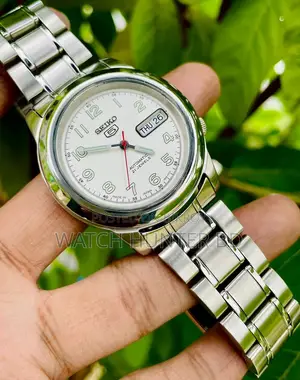 চমৎকার SEIKO 5 SNKK33 নিউমেরিক্যাল সানবার্স্ট হোয়াইট অটোমেটিক ঘড়ি