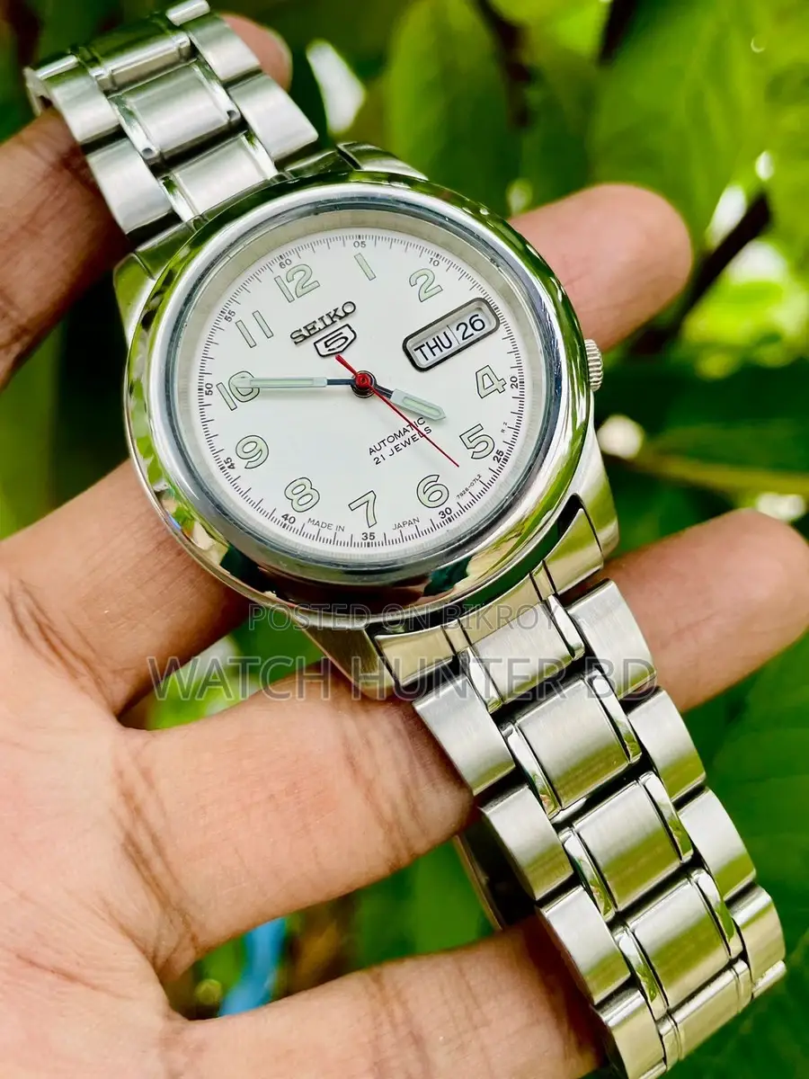 চমৎকার SEIKO 5 SNKK33 নিউমেরিক্যাল সানবার্স্ট হোয়াইট অটোমেটিক ঘড়ি