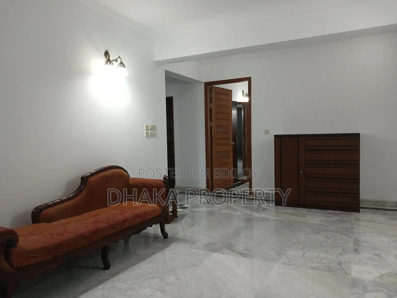 বারিধারা ডিপ্লোম্যাটিক জোনে বিলাসবহুল ৪ বেড ফার্নিশড অ্যাপার্টমেন্ট ভাড়া