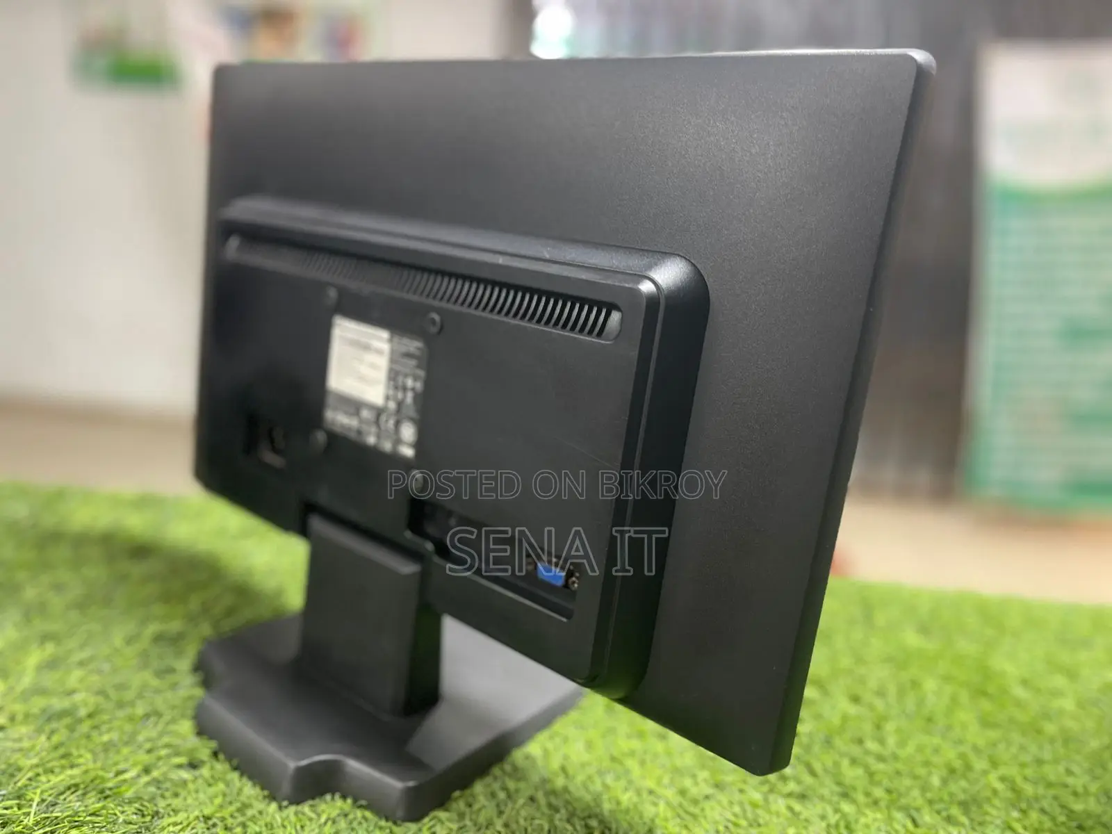 HP LV1911 18.5-inch LED Backlit LCD Monitor