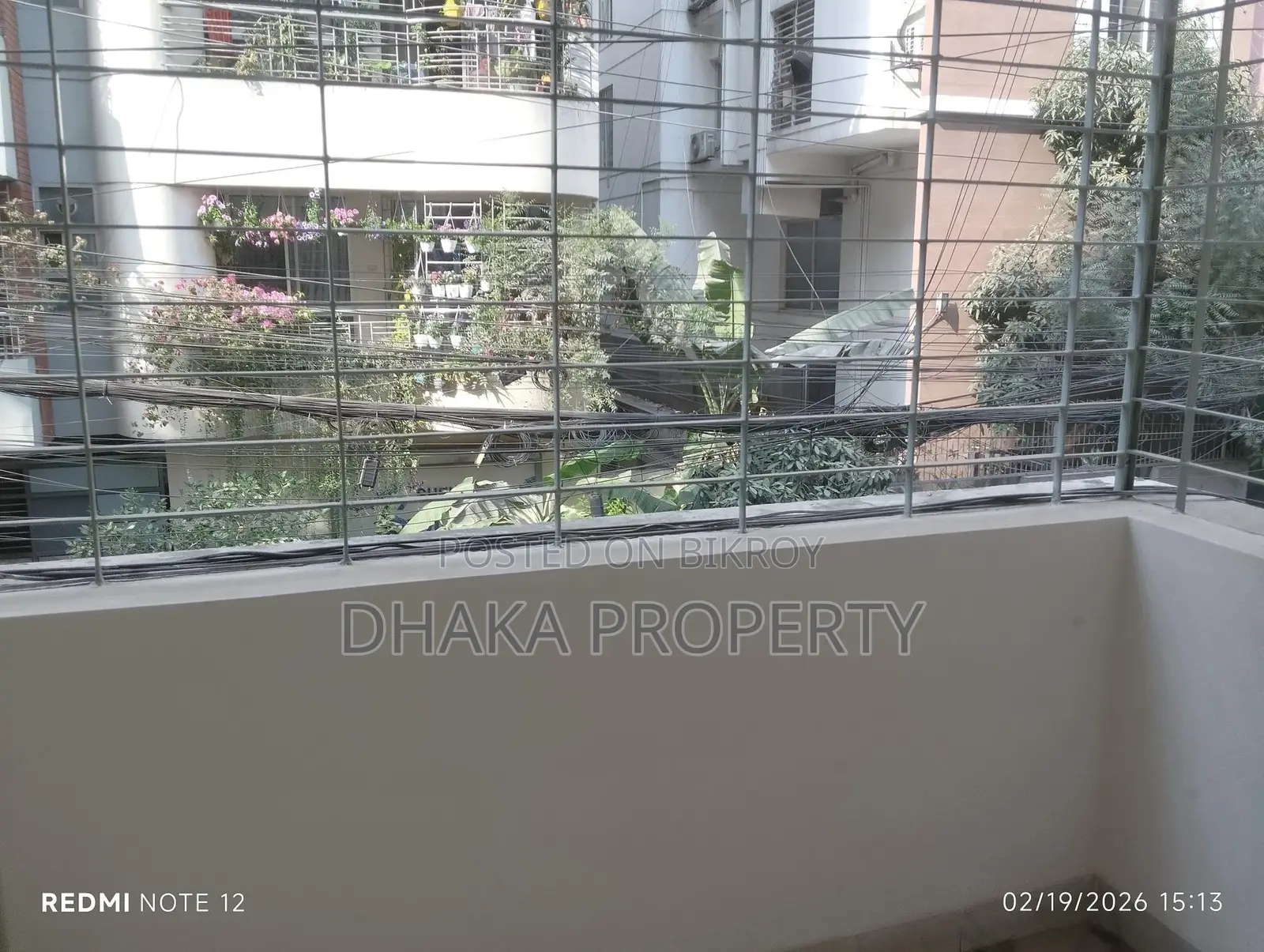 unfurnished2400 Sft Flat For Rent with Ac