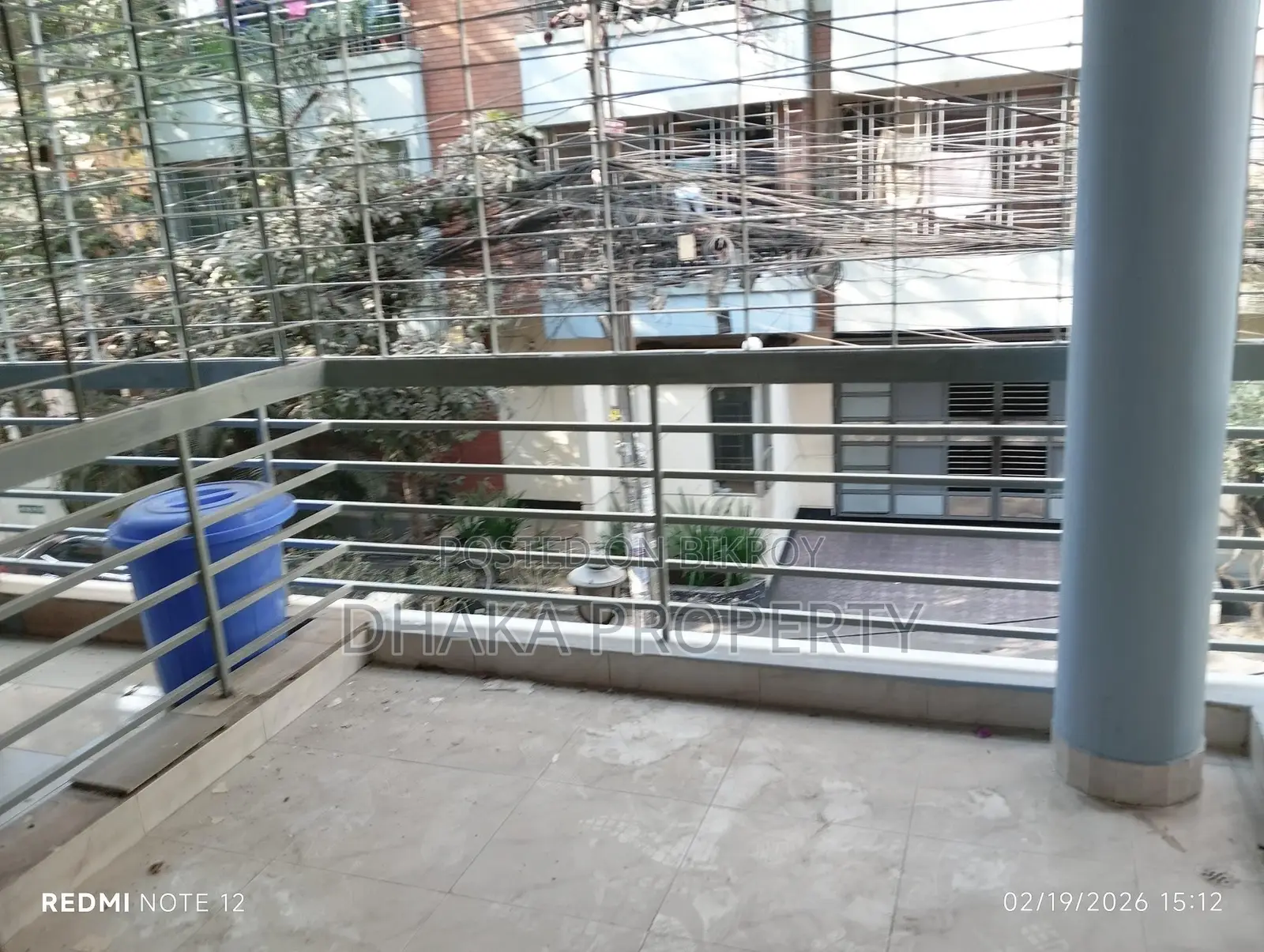 unfurnished2400 Sft Flat For Rent with Ac