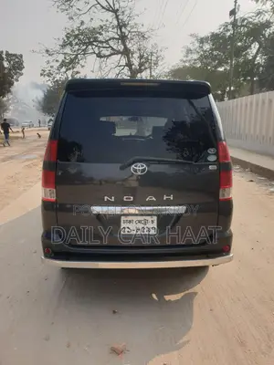 Toyota Noah X Sunroof 2003