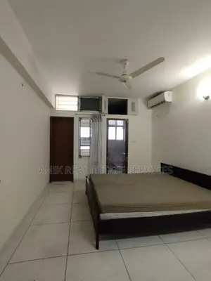 বারিধারায় ৩ বেডরুমের ভালো মানের সেমি-ফার্নিশড ফ্ল্যাট ভাড়া হবে