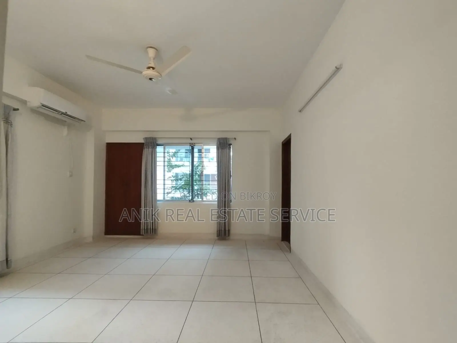 বারিধারায় ৩ বেডরুমের ভালো মানের সেমি-ফার্নিশড ফ্ল্যাট ভাড়া হবে