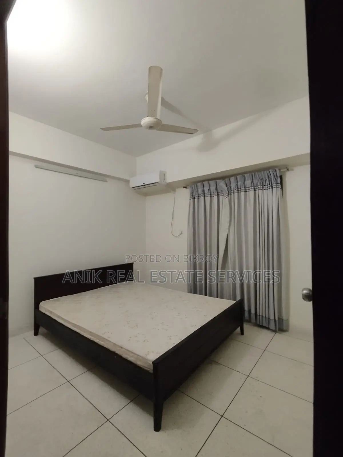 Good Quality 3 Bedroom Semi Farnised Flat Rent At Baridhara