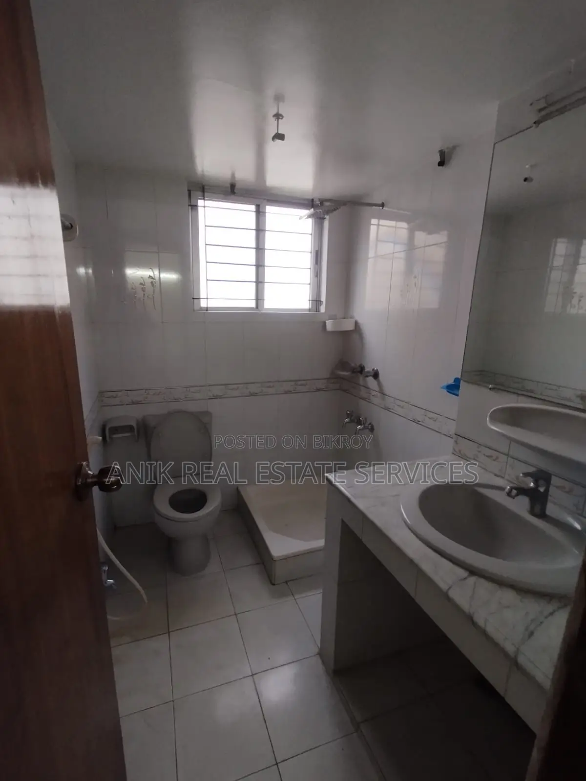 Good Quality 3 Bedroom Semi Farnised Flat Rent At Baridhara