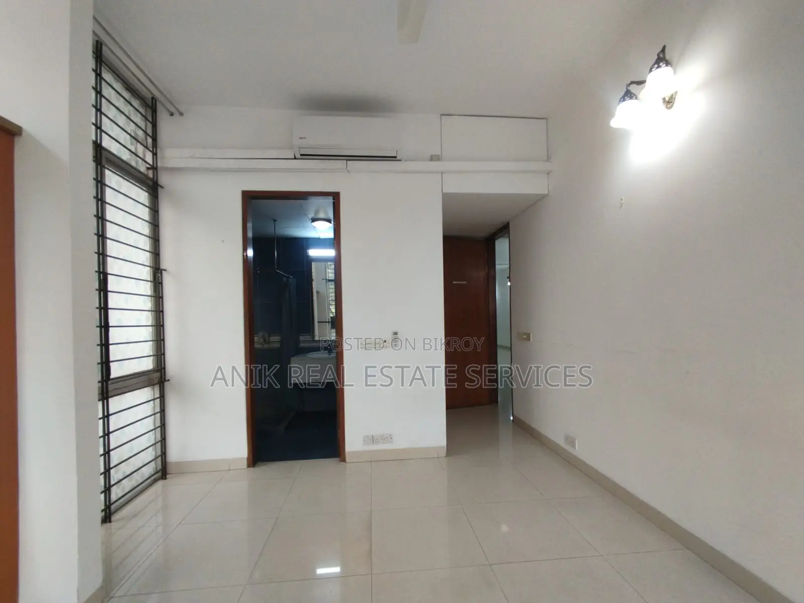 Good Quality 3 Bedroom Semi Farnised Flat Rent At Baridhara