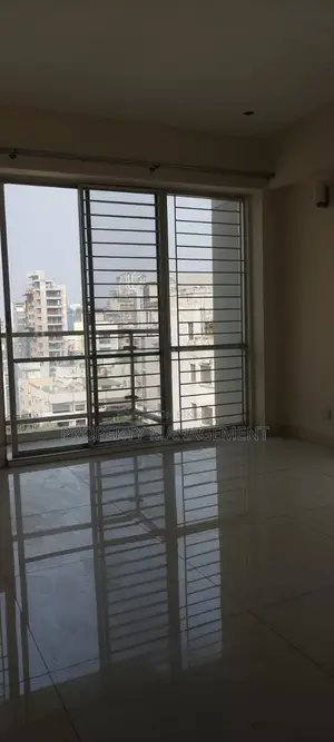 বনানীতে ২২০০ বর্গফুটের নতুন অ্যাপার্টমেন্ট ভাড়া, ৩ বেড ৩ বাথ, চমৎকার ভিউ