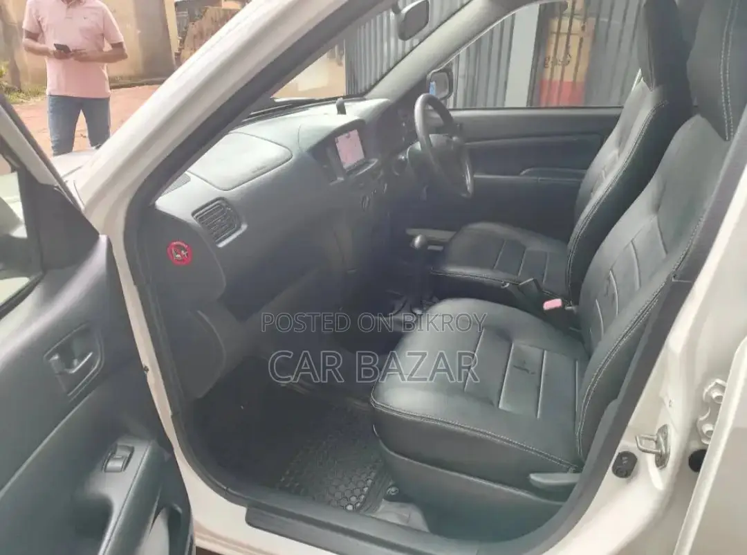 Toyota Probox GL WHITE 1.5L 2011
