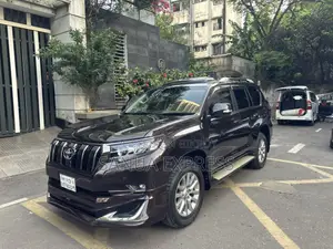 টয়োটা প্রাডো ল্যান্ড ক্রুজার টিএক্স ২০১৭