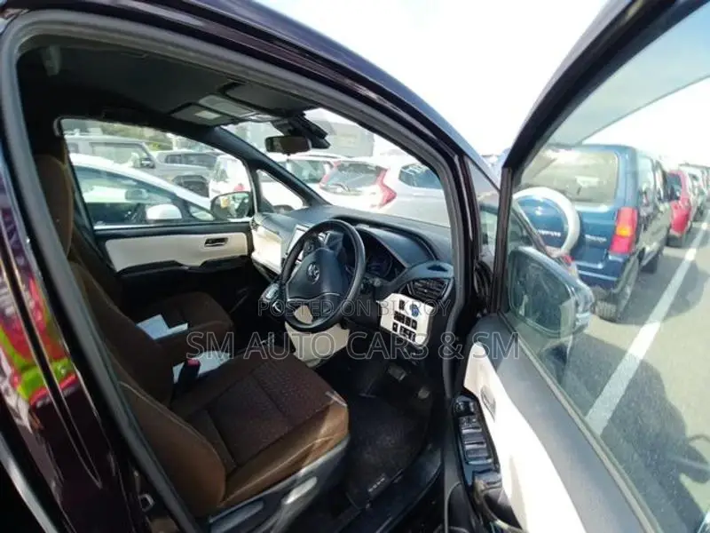Toyota Noah Hybrid G Pkg Black 2021