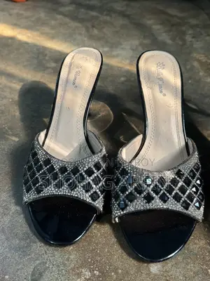2 pairs of London shoes for sale.
