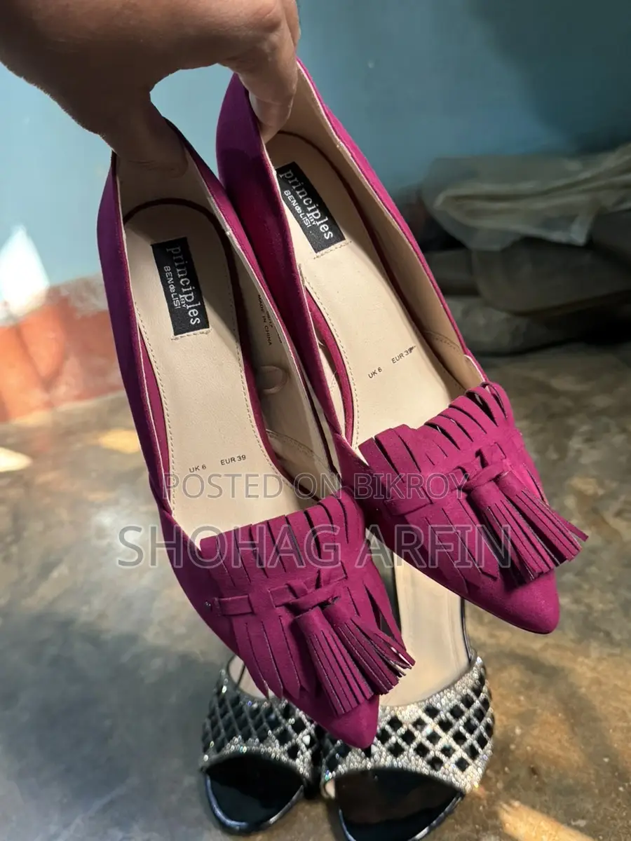 2 pairs of London shoes for sale.