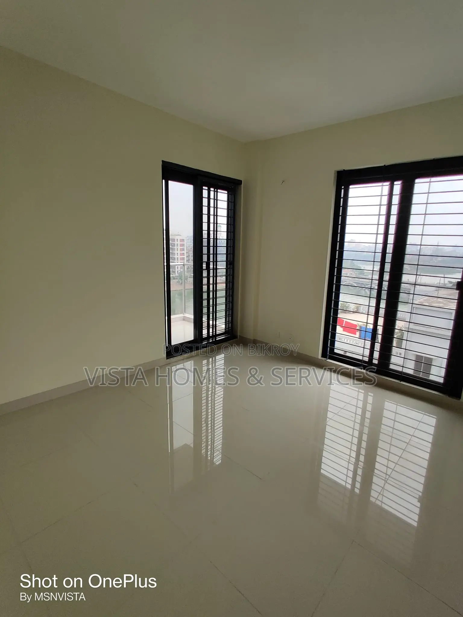 Lakeside Furnished Office Space for Rent in Gulshan-1 (1850 sq.ft.)