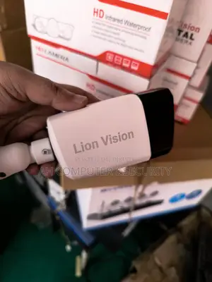 16 Piece New IP Camera 36 Channel NVR 1000GB HDD With Adapter