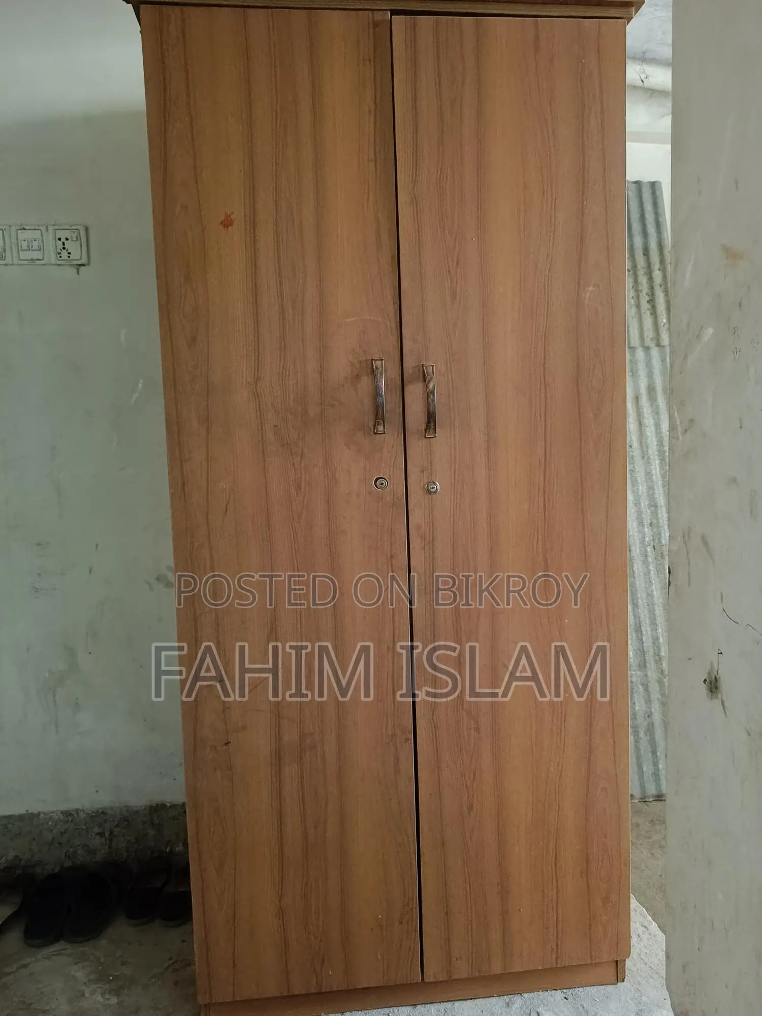 Almirah for Sale