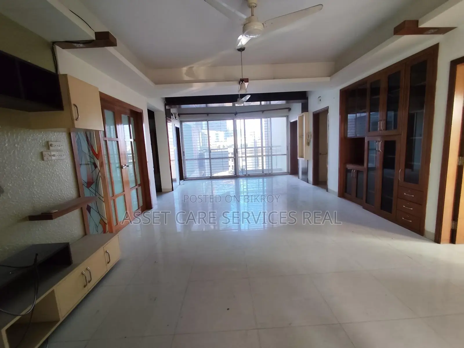 উত্তর বনানীতে ৩ বেডরুমের সেমি-ফার্নিশড এক্সক্লুসিভ অ্যাপার্টমেন্ট ভাড়া