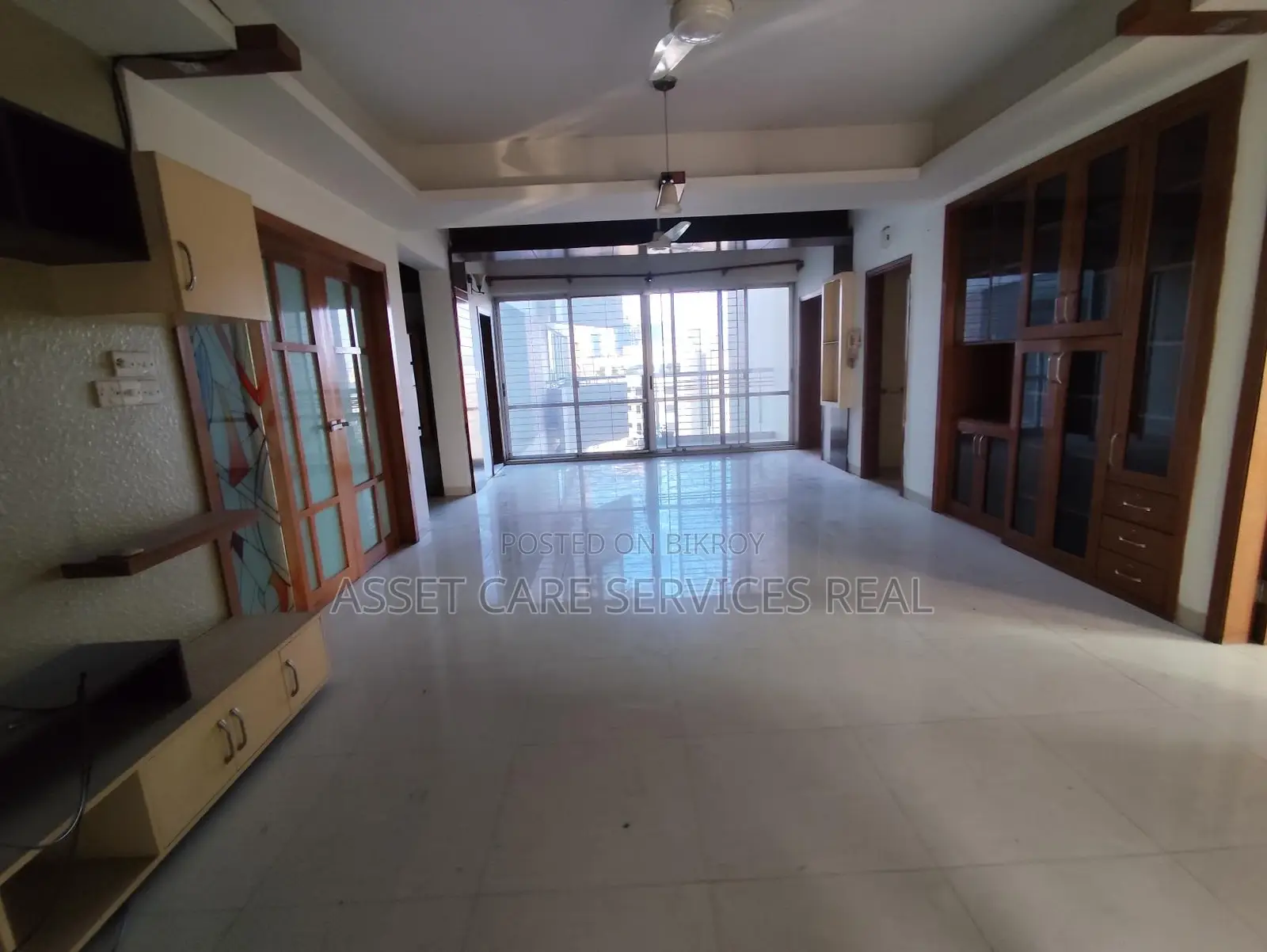 উত্তর বনানীতে ৩ বেডরুমের সেমি-ফার্নিশড এক্সক্লুসিভ অ্যাপার্টমেন্ট ভাড়া