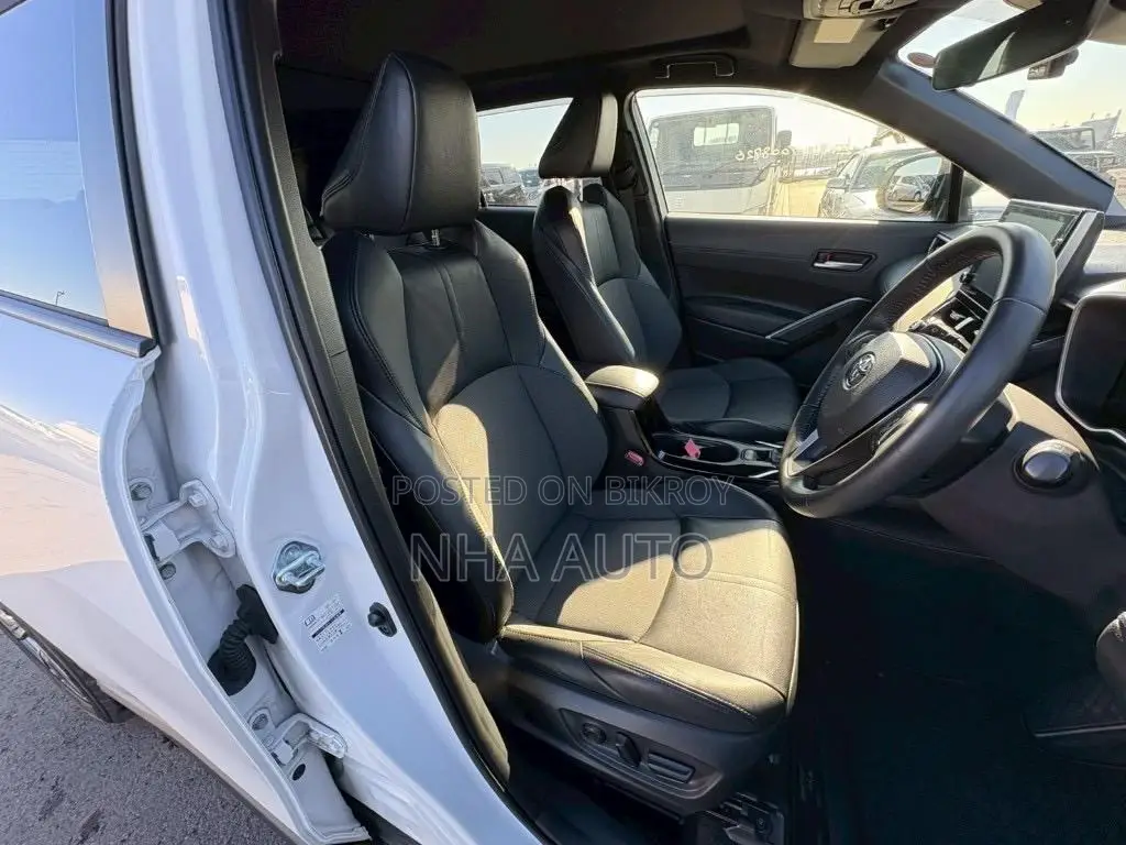 Toyota Corolla Cross Z LEATHER PANAROOF 2021