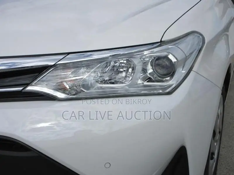 Toyota Fielder Hybrid EX 2021