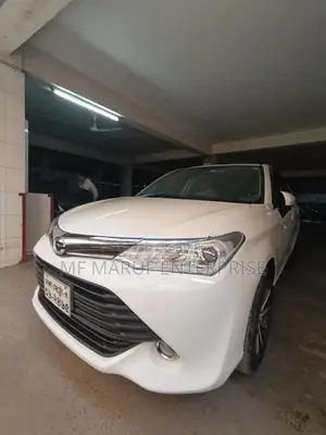 Toyota Axio 2016